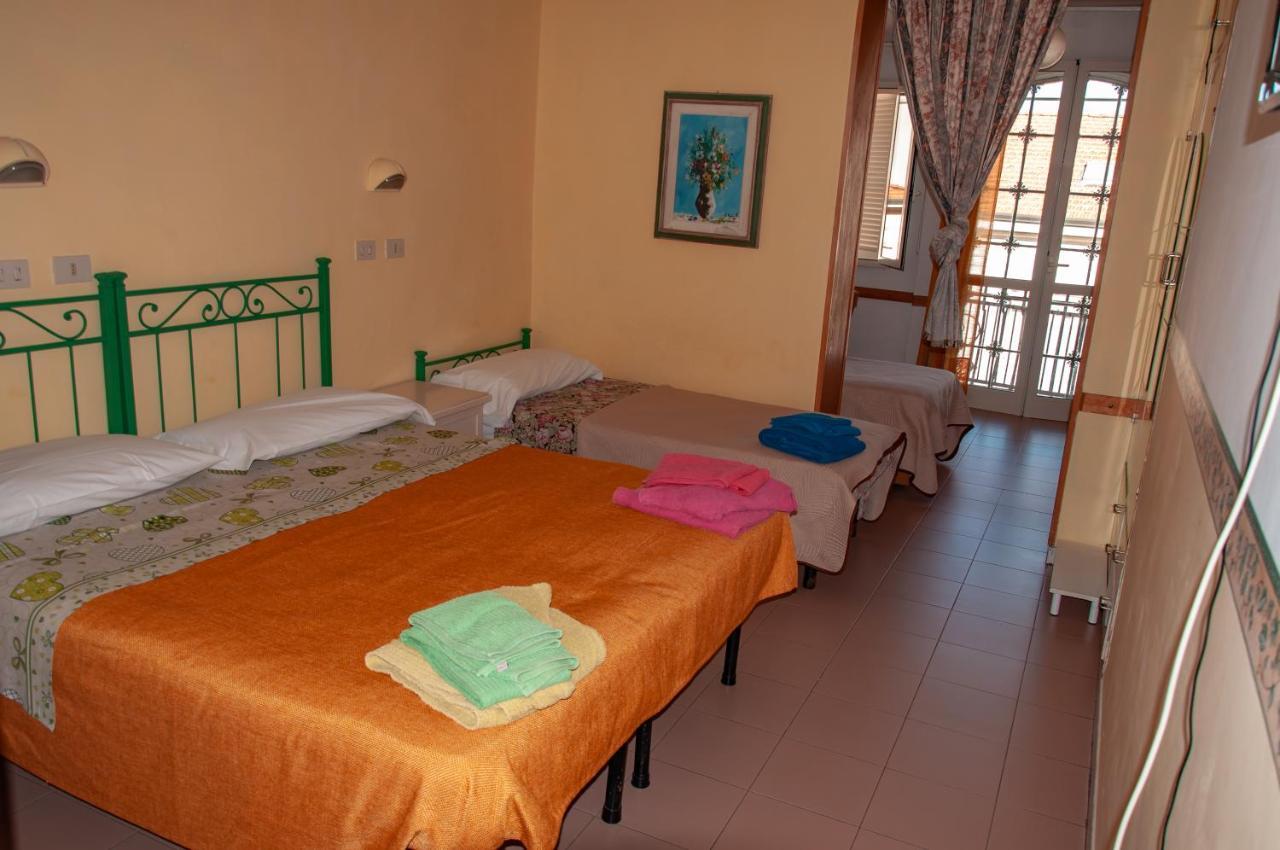 Hotel Villa Morgana فياريجيو المظهر الخارجي الصورة